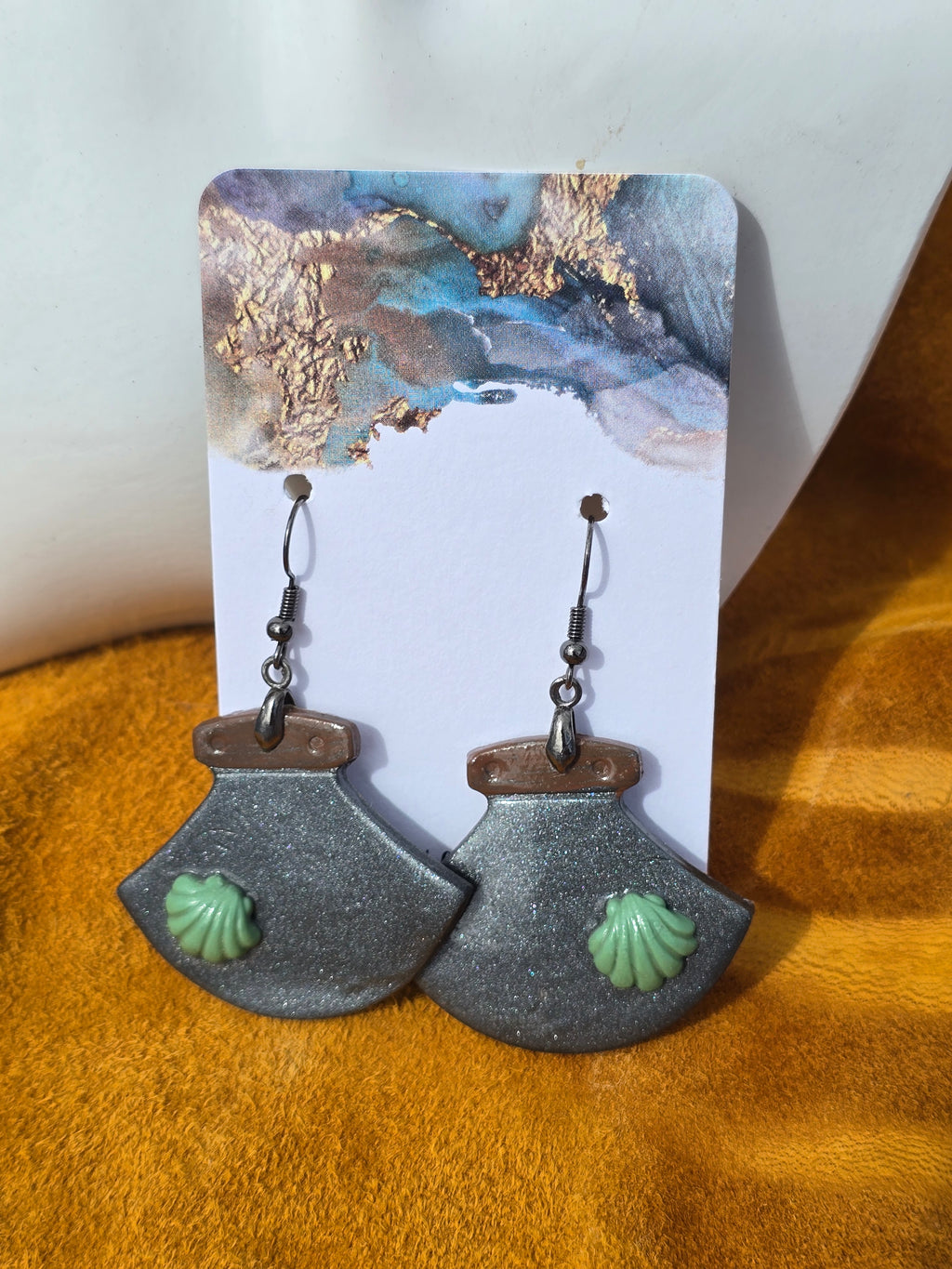Polymer Clay ulluaq with Seashell earrings